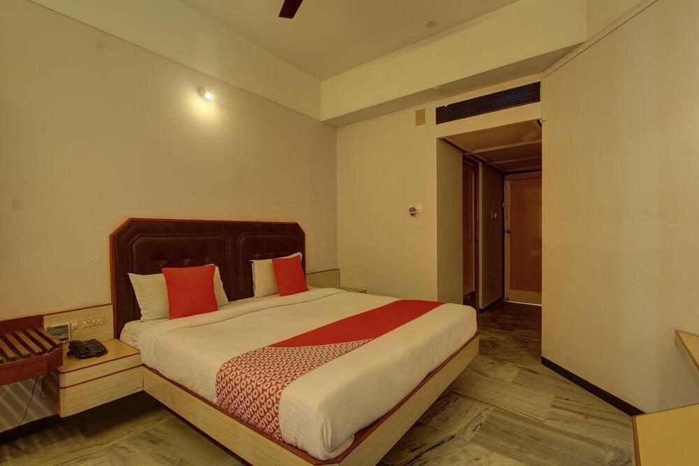 Hotel Padmam Madurai Buitenkant foto