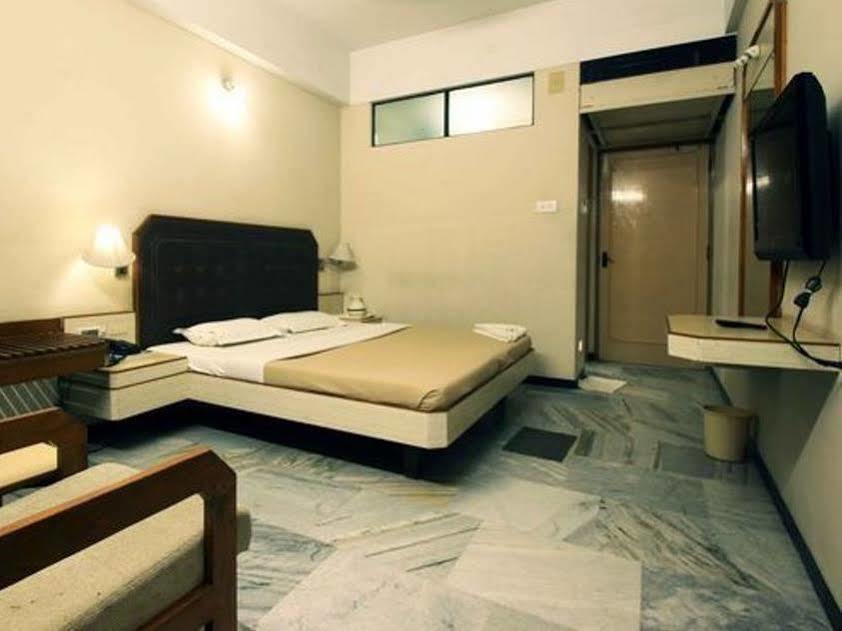 Hotel Padmam Madurai Buitenkant foto