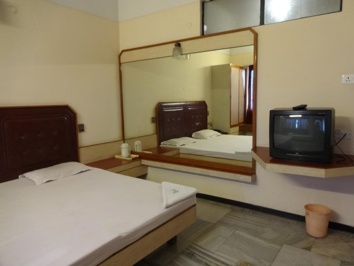 Hotel Padmam Madurai Buitenkant foto
