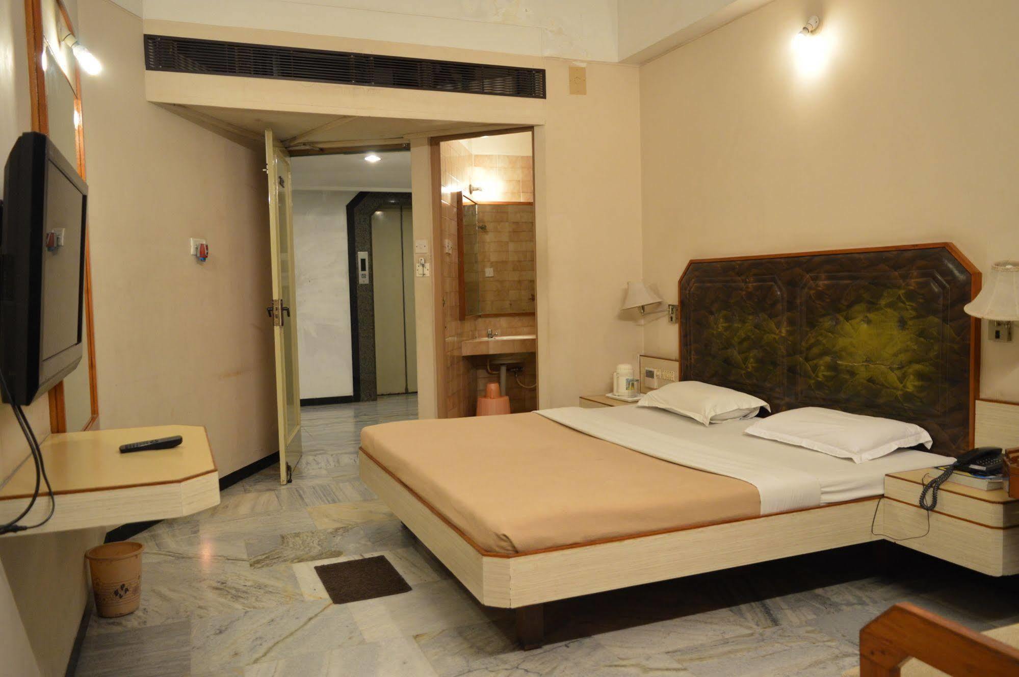 Hotel Padmam Madurai Buitenkant foto